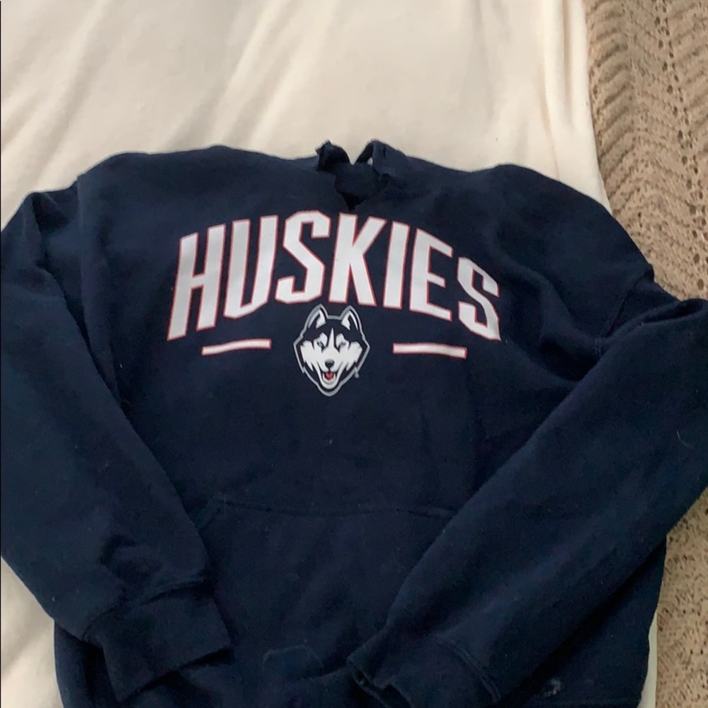UCONN huskies hoodie